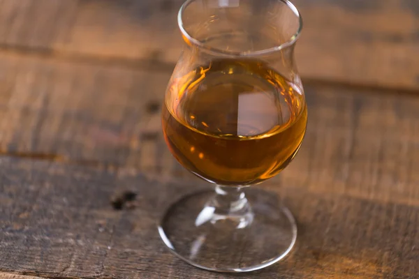 Snifter for drinking whiskey out of — Stock Photo, Image