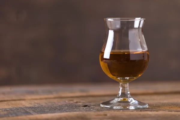 Borrel voor het drinken van whisky uit — Stockfoto