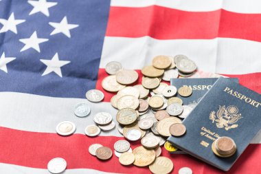 Amerikan pasaportu ve uluslararası para birimi Amerikan bayrağı