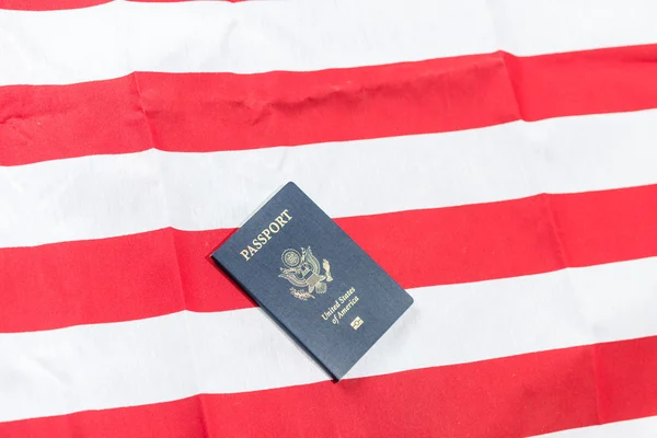 Americká vlajka s americkou pasy — Stock fotografie