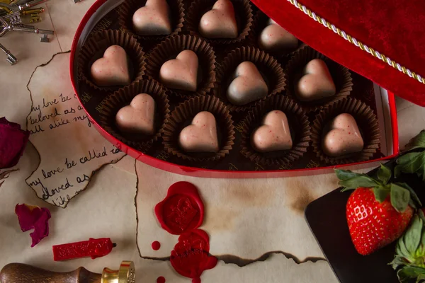 Изысканный шоколад на День Святого Валентина — стоковое фото