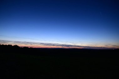 Dağlarda güzel bir gün batımı