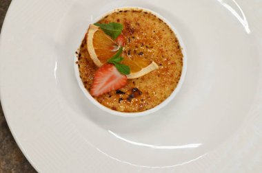 Lezzetli tatlıyı yakın.