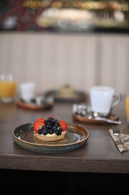 Masada lezzetli bir pasta var.