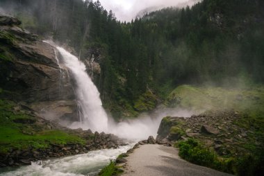 Krimmler (Krimml) şelale. Avusturya (Tirol) - A en yüksek sonbaharda