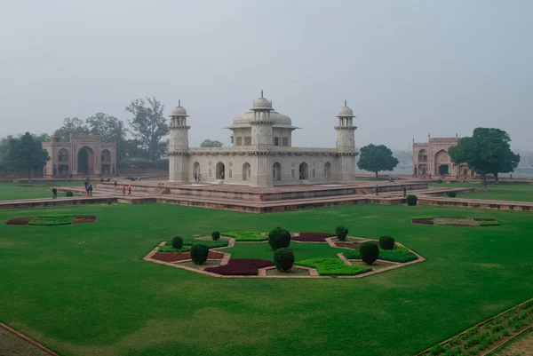 Itmad-Ud-Daulah's tomb in Agra, Uttar Pradesh, India. Also known — Stock Photo, Image