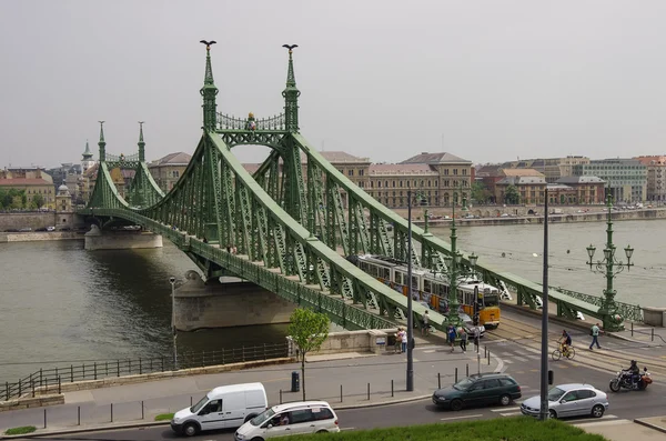 Трамвай міст Свободи в Будапешті, Угорщина — стокове фото