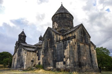 Ortaçağ Tegher manastır kompleksi, Aragats dağının yamacında