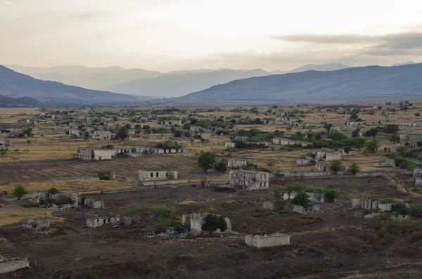 Ruinas de la ciudad de Agdam en la República de Nagorno Karabaj. Azerbaiyán - A — Foto de Stock