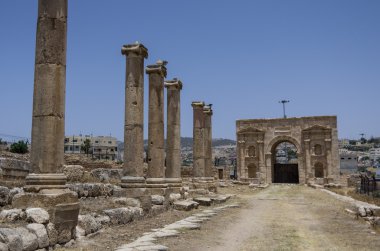 Sütunlu Cadde ve Kuzey kapısı sütunlarda, arka plan, yakın