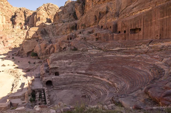 Utsikt över teatern i Petra, Jordanien — Stockfoto