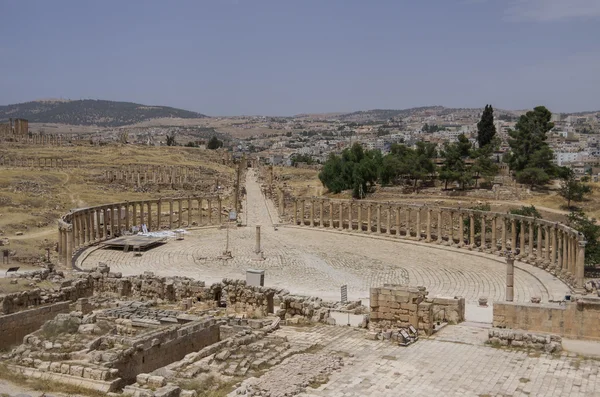 Forum (ovaal Plaza) in de oude Romeinse stad Gerasa, Jerash, Stockafbeelding