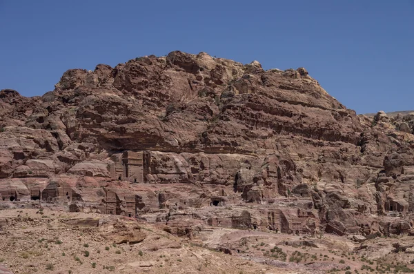 Jebel Madbah dağ mezar mağara. Petra, Jordan