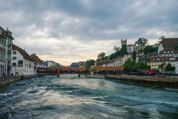 Jembatan Spreuer (Spreuerbruecke) di pusat kota tua Lucerne (Luzerne ) — Stok Foto
