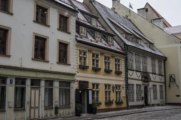 Riga, Lettonie - 1 janvier 2016 : Maisons médiévales traditionnelles à s — Photo