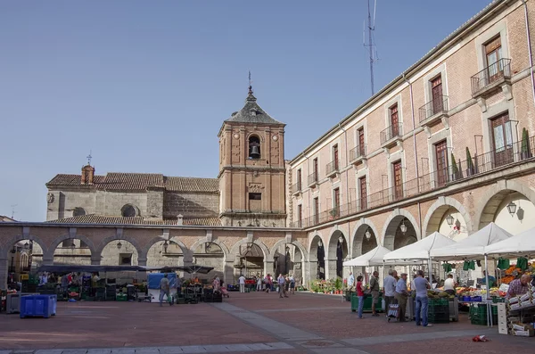 Avila,Spain - August  5, 2011 : View of market  square  of medie — Stock Photo, Image