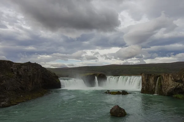 Godafoss 是一个非常漂亮的冰岛瀑布。它位于 — 图库照片