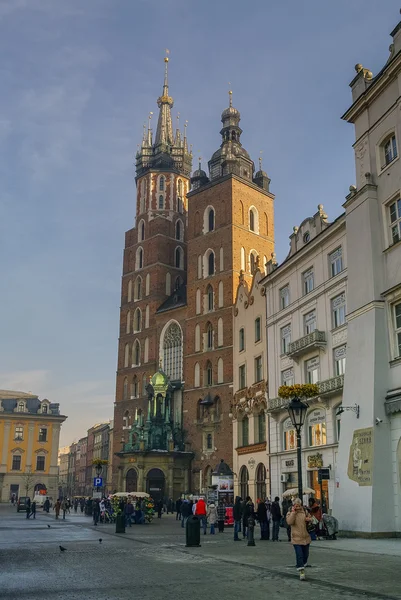 Église Sainte-Marie sur la place principale de Cracovie, Pologne — Photo