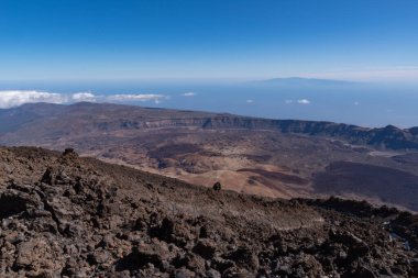 Volkan Caldera Teide Las Canadas 'ın katı lav ve Montana Blanca Dağı manzarası. Teide Ulusal Parkı, Tenerife, Kanarya Adaları, İspanya.
