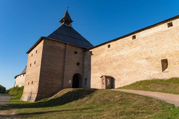 Torre Porta Velha Fortaleza Medieval Ladoga Rússia — Fotografia de Stock