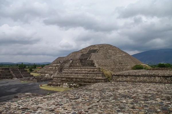 Пирамида Луны. Теотиуакан, Мексика — стоковое фото