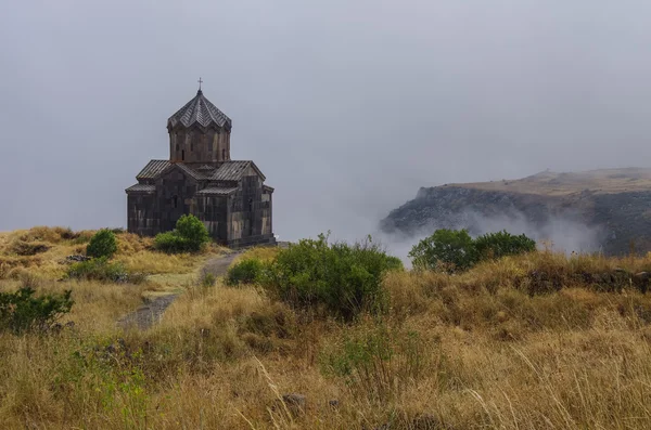 Amberd St. Astvatsatsin (Bunda Suci Allah) Gereja di lereng — Stok Foto