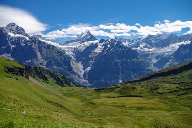 Dağlar vally güneşli gün görünümüne Mannlichen (Ju üstünden