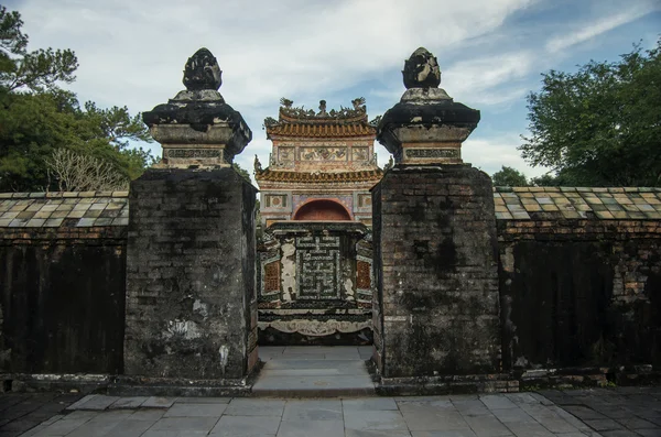 Hue, Vietnam - 5 january 2015: Tomb and gardens of Tu Duc empero — Stock Photo, Image