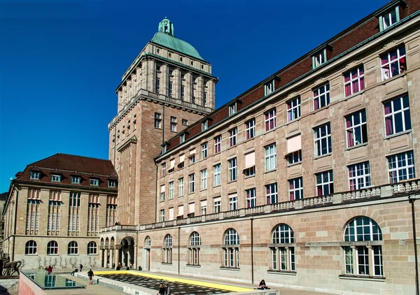 Huvudbyggnaden av universitetar av Zurich. Horisontella — Stockfoto