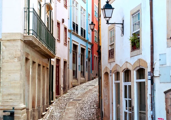 Coimbra, Portekiz eski ve dar sokak