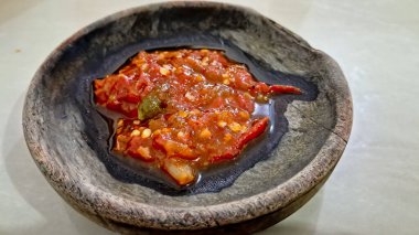 Geleneksel karides ezmesi acı biber sosunun yakın plan fotoğrafı.