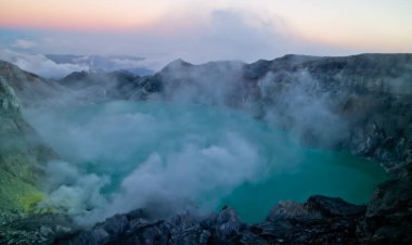 Ijen Dağı, Banyuwangi, Doğu Java, Endonezya 'nın güzel manzarası