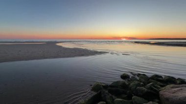 Chatham, Cape Cod 'daki Hardings Plajında Atlantik Okyanusu Günbatımı