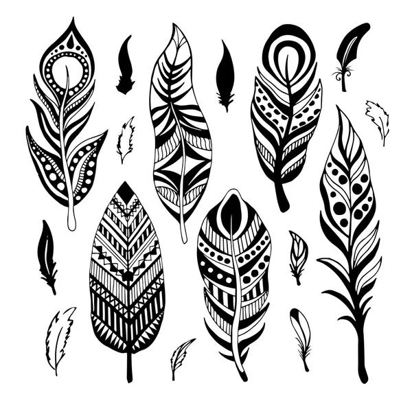 Set di piume etniche. Piume disegnate a mano. Illustrazione vettoriale . — Vettoriale Stock