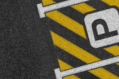 Otopark ile düzgün asfalt yol. Asfalt, en iyi görünüm doku.