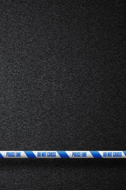 Arka plan düz asfalt yol doğrultusunda İngiliz beyaz-mavi polisi. Geçmez. Asfalt, en iyi görünüm doku.