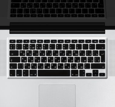 Açık dizüstü bir siyah tuşları ile.