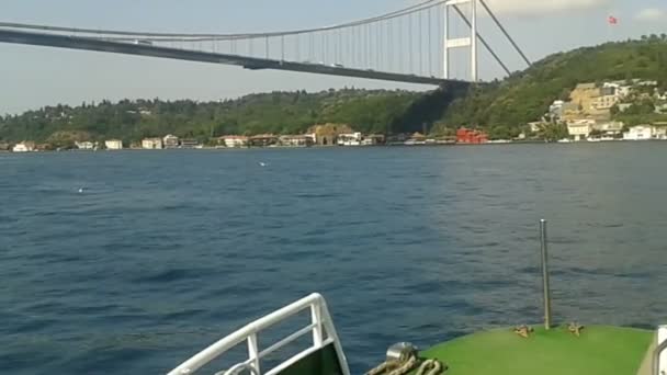 Bosphorus viaje en barco — Vídeo de stock