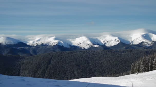 Incredibile catena montuosa innevata , — Video Stock