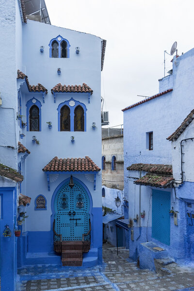 синий город Шефшауэн в Марокко
