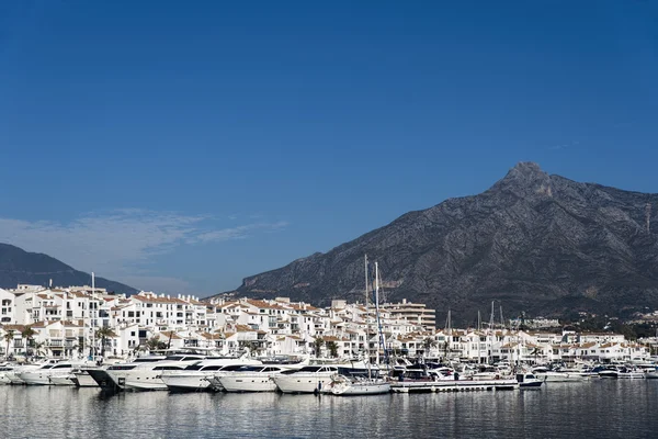 Přístavních mol Puerto Banus, Marbella — Stock fotografie