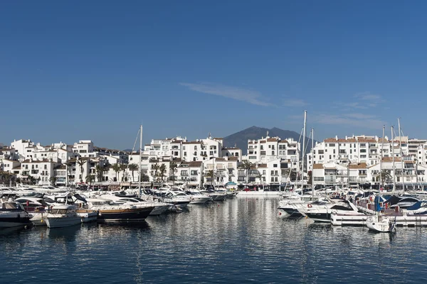 Přístavních mol Puerto Banus, Marbella — Stock fotografie