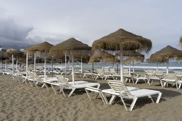 Zonas de playa de la Costa del Sol en Andalucía, Fuenguirola en la provincia de Málaga — Foto de Stock