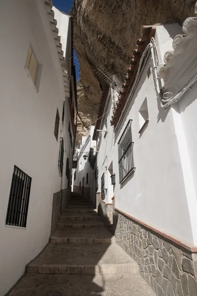 Cadiz il Setenil şehir sokaklarında