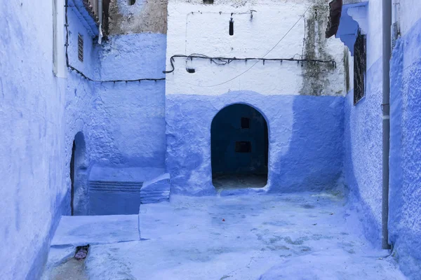 Mezi krásné uličky modré město Chefchaouen v Maroku — Stock fotografie