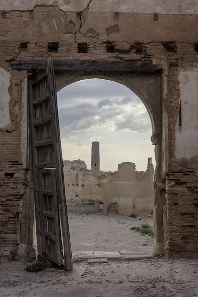 스페인 남북 전쟁의 폭격에 의해 파괴 하는 Belchite 마을 유적합니다 — 스톡 사진