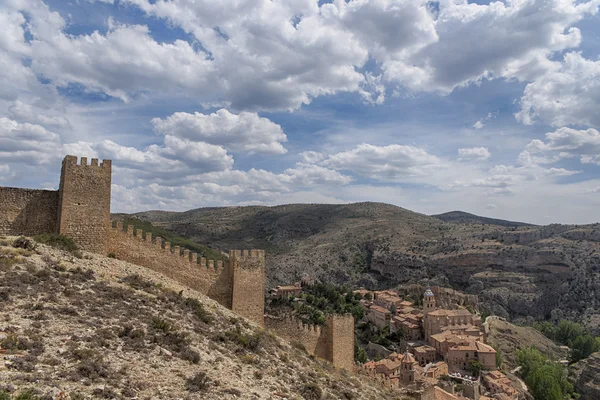 中世纪的村庄的西班牙，萨拉戈萨省 Albarracn — 图库照片