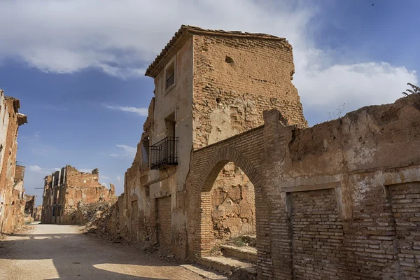 스페인 남북 전쟁의 폭격에 의해 파괴 하는 Belchite 마을 유적합니다 — 스톡 사진