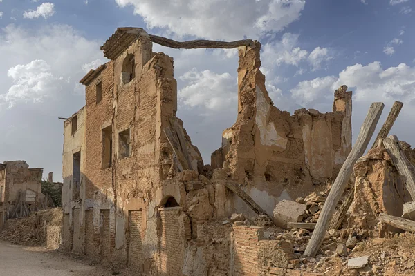 スペインの内戦の爆撃によって破壊された belchite 村 — ストック写真