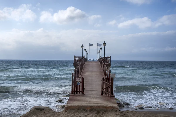 Letní prázdninové destinace na pláži costa del Sol, Marbella, Španělsko — Stock fotografie